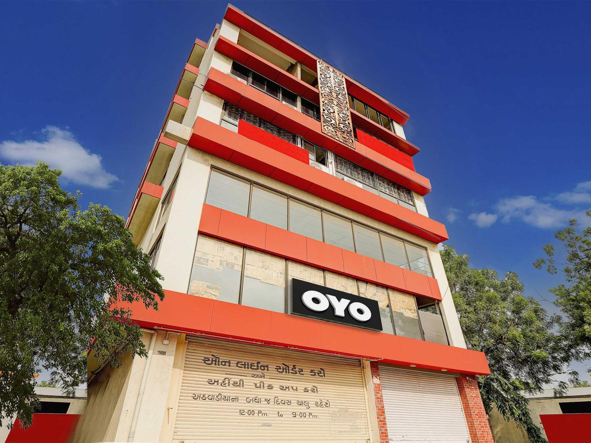 Hotel O Royal Inn Ahmedabad Exterior foto
