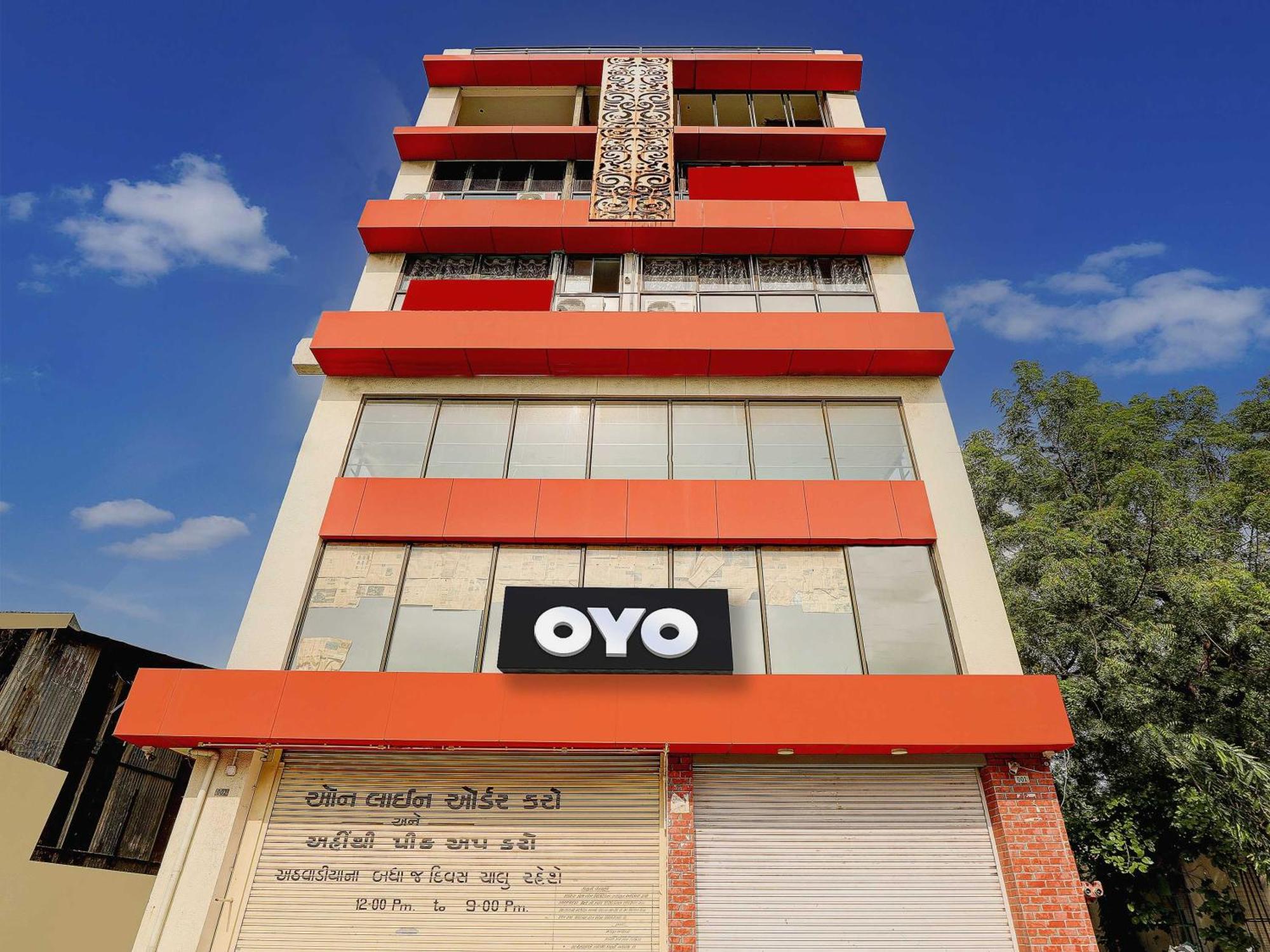 Hotel O Royal Inn Ahmedabad Exterior foto