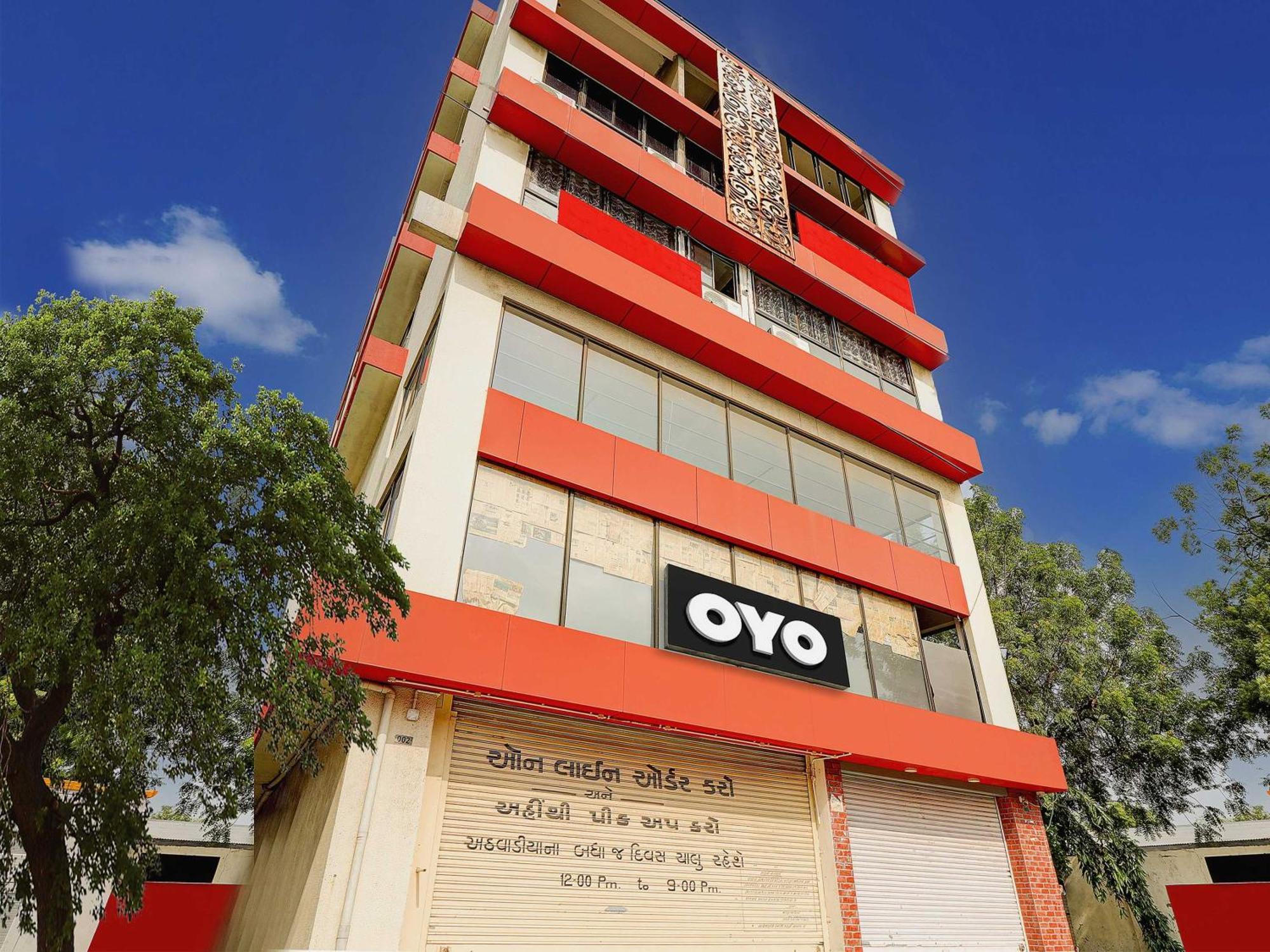 Hotel O Royal Inn Ahmedabad Exterior foto