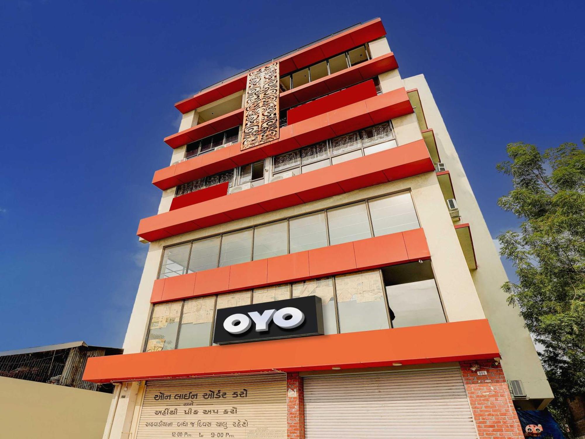 Hotel O Royal Inn Ahmedabad Exterior foto