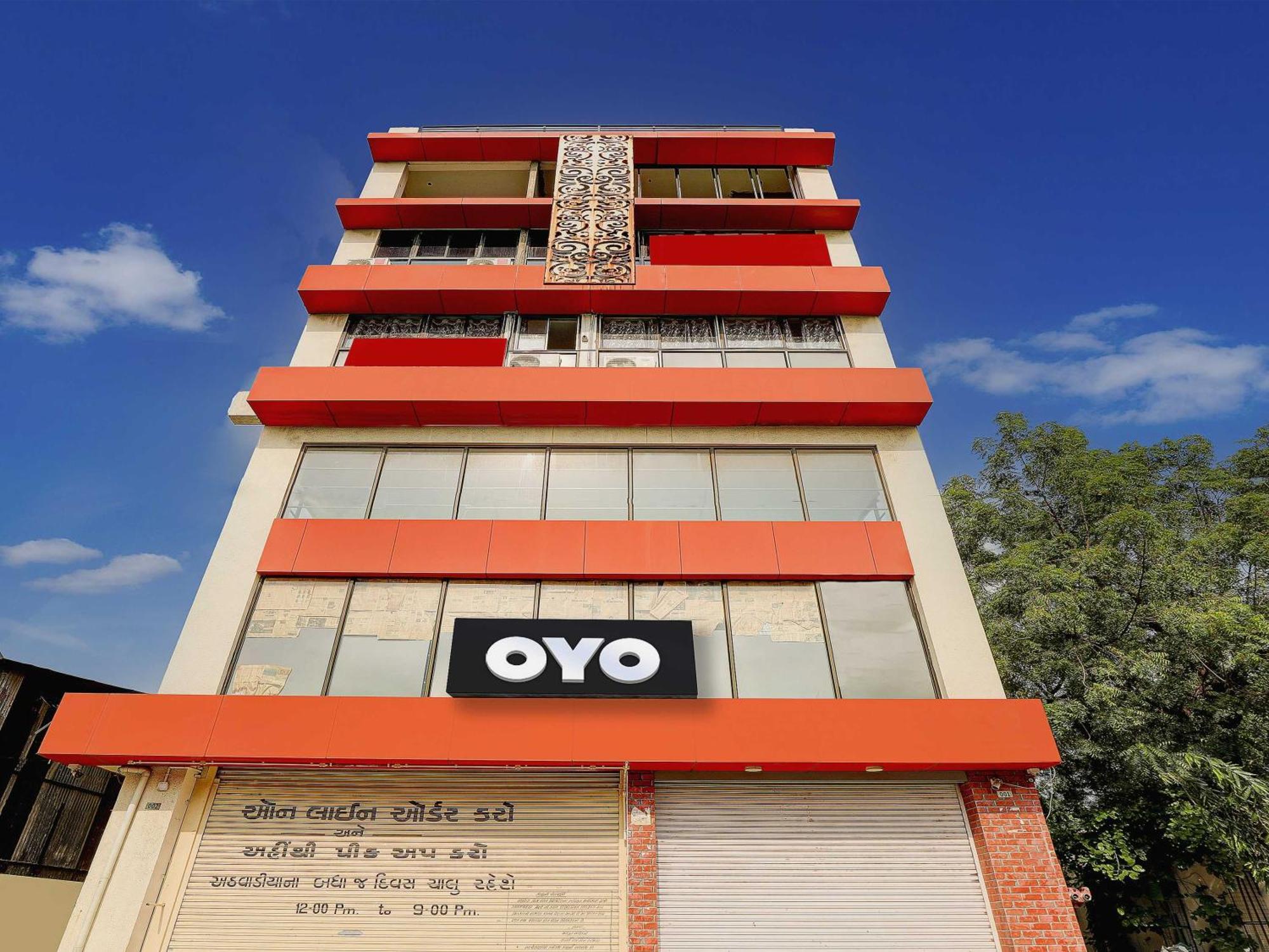 Hotel O Royal Inn Ahmedabad Exterior foto