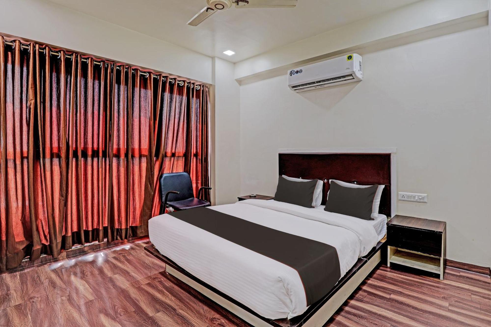 Hotel O Royal Inn Ahmedabad Exterior foto