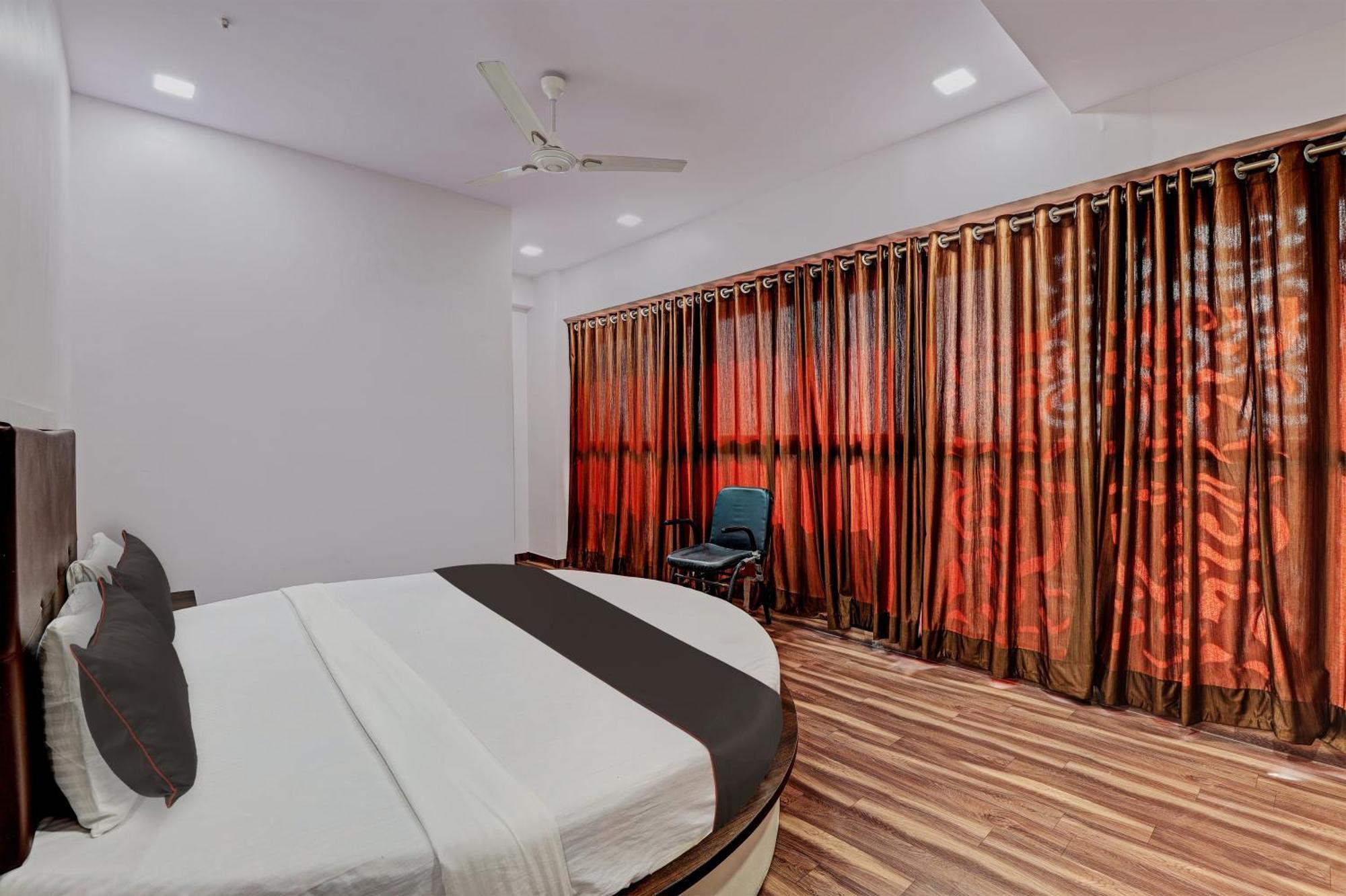 Hotel O Royal Inn Ahmedabad Exterior foto