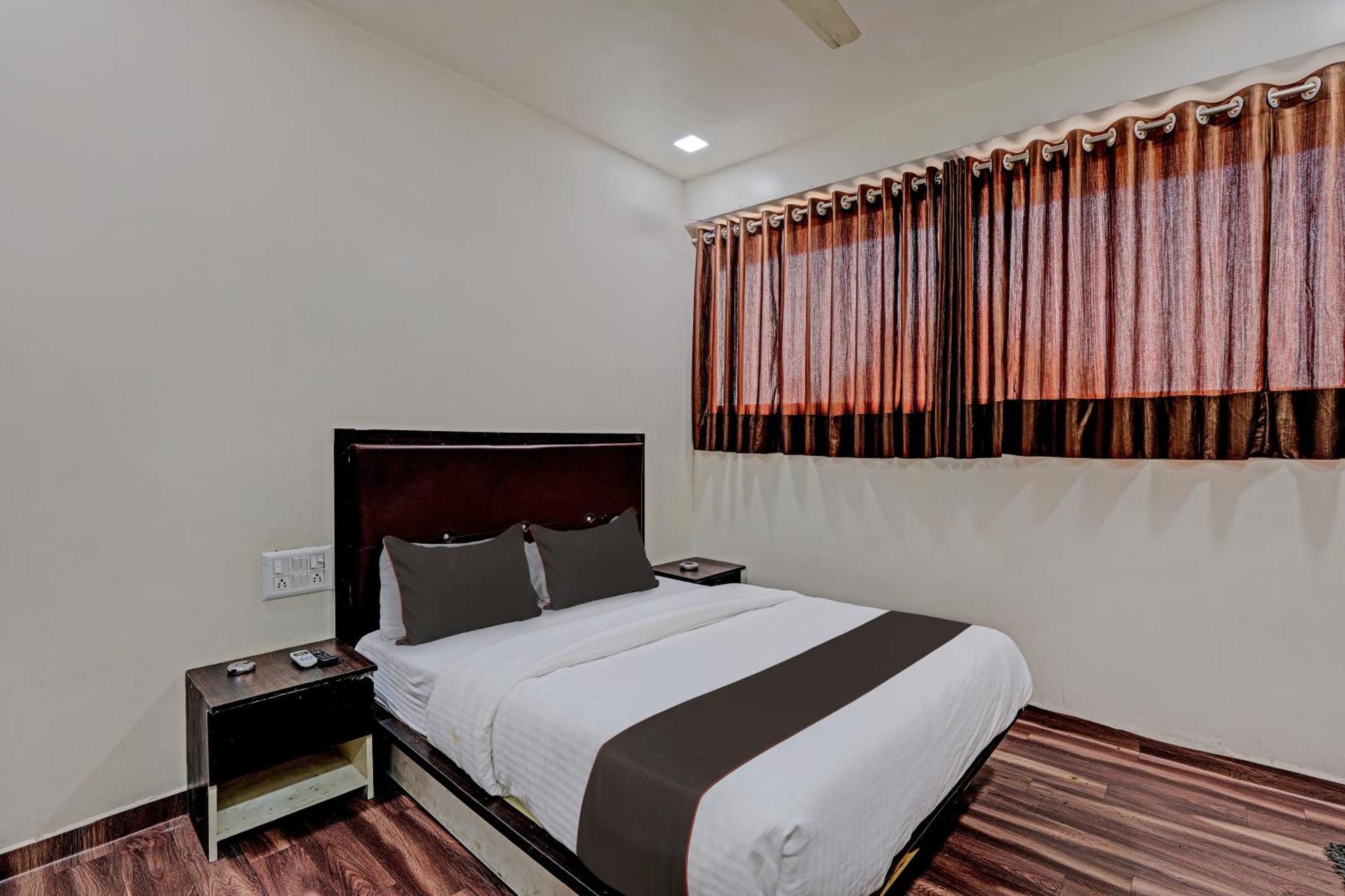 Hotel O Royal Inn Ahmedabad Exterior foto