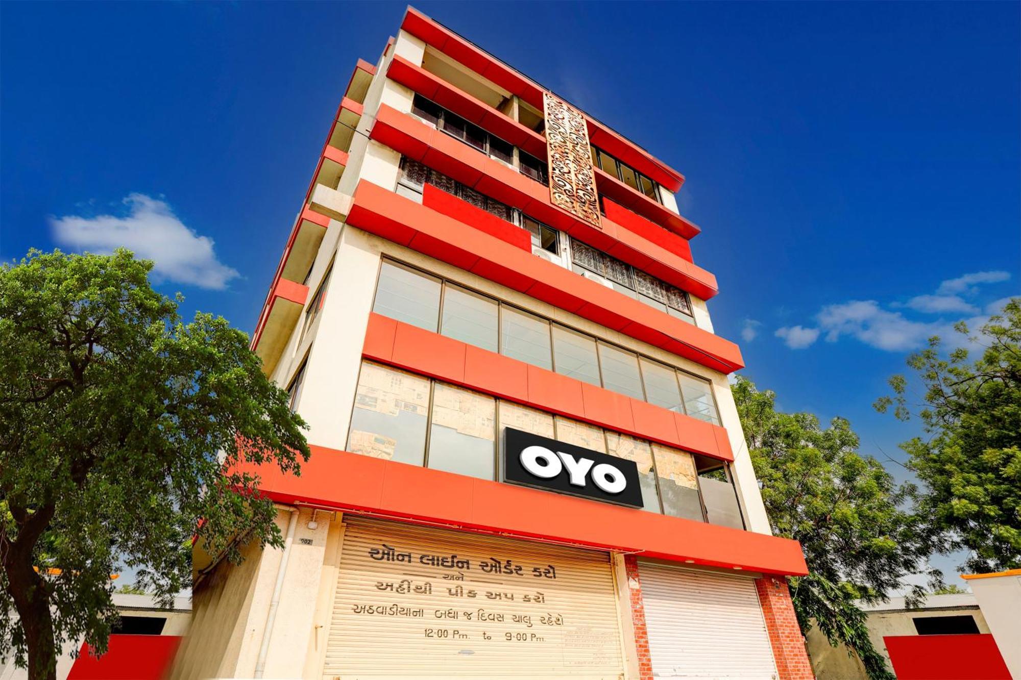Hotel O Royal Inn Ahmedabad Exterior foto